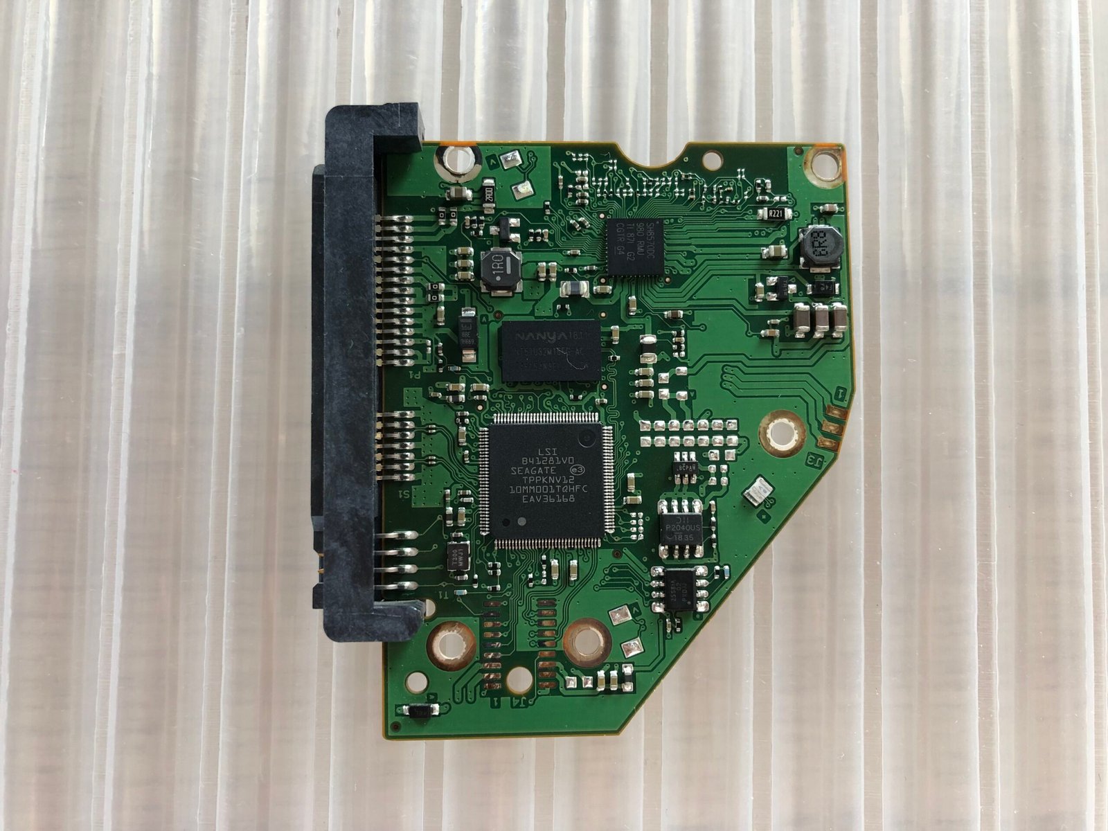 PCB Seagate Barracuda 100774000 REV D défectueux récupération données
